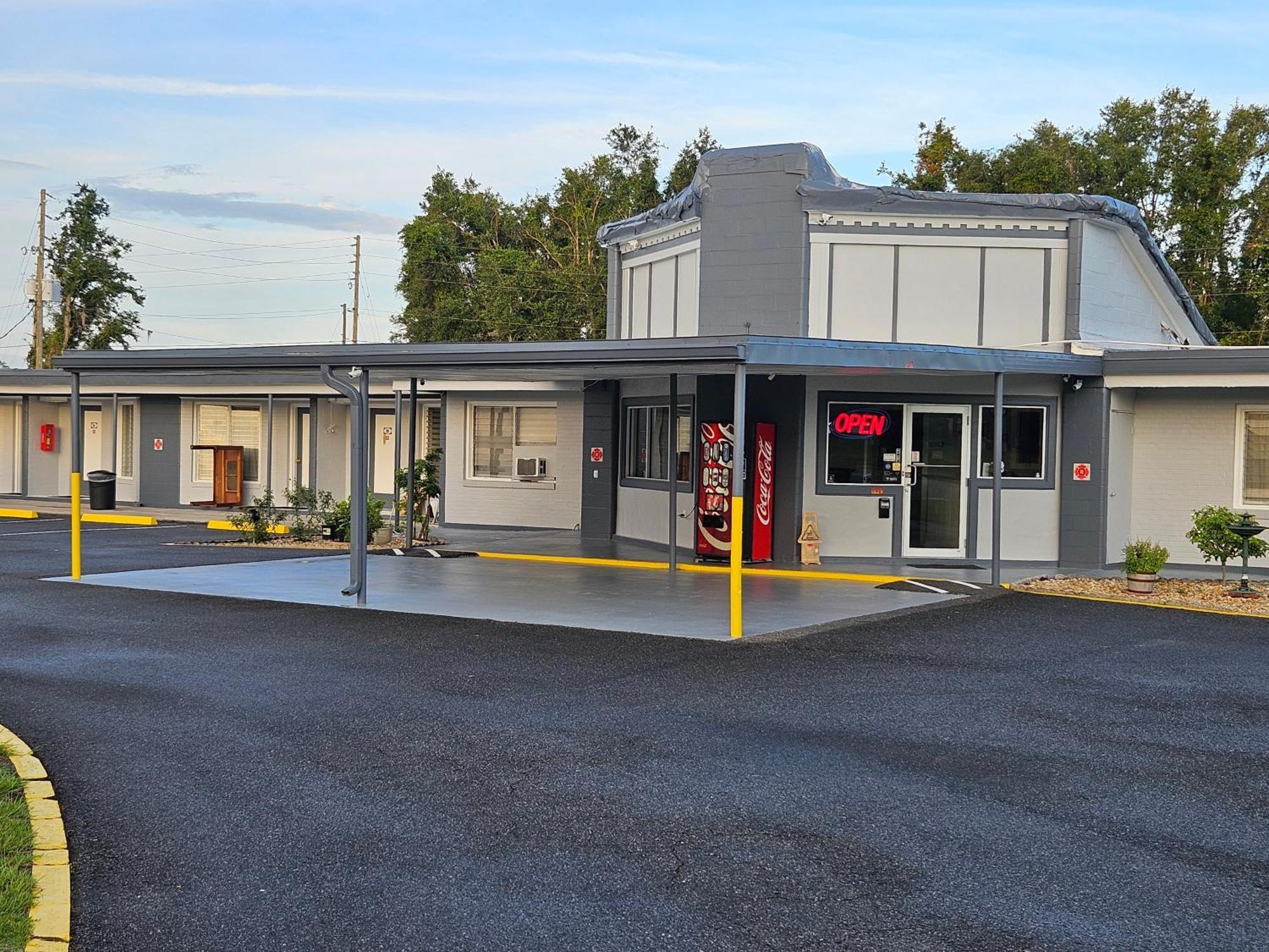 פרי Royal Inn Motel מראה חיצוני תמונה
